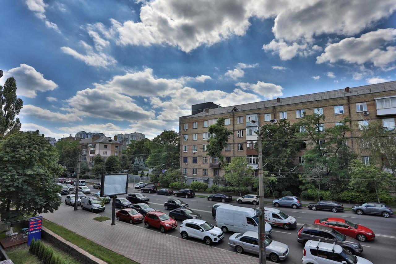 Light Life Hostel Kiew Exterior foto