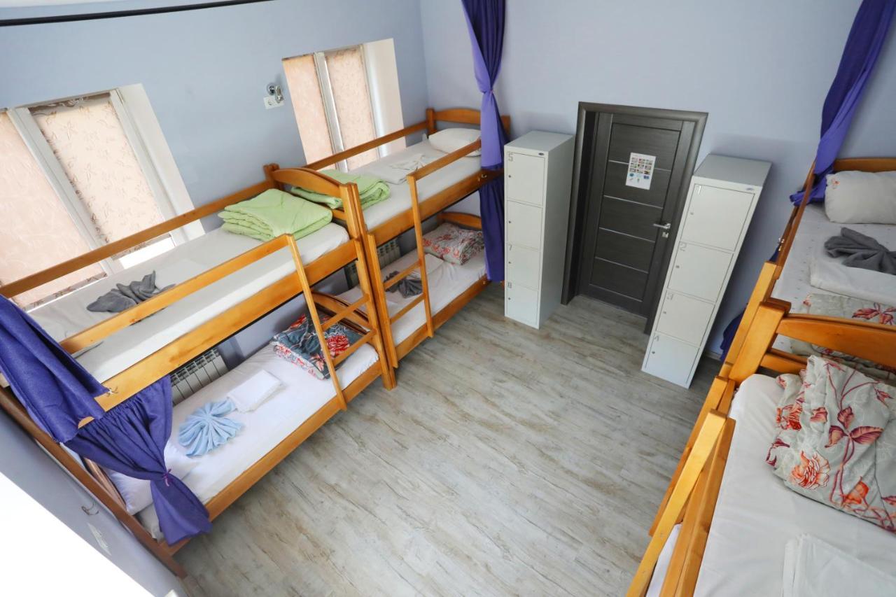 Light Life Hostel Kiew Exterior foto